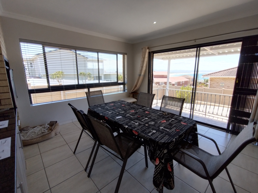 3 Bedroom Property for Sale in Wavecrest Eastern Cape